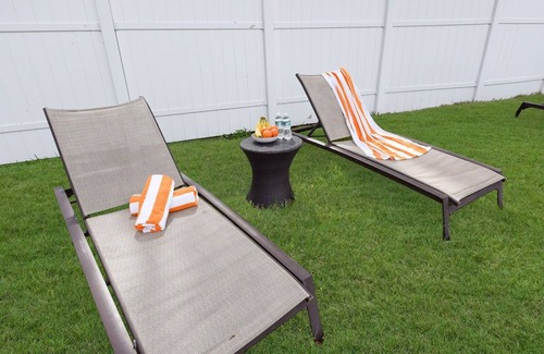 Clearwater Hotel | Deluxe 2 Bedroom With Living Room and Kitchenette