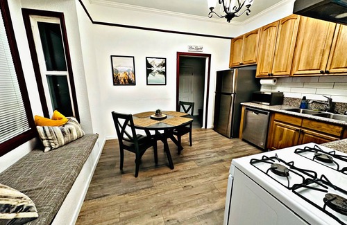 Downtown Sacramento House | Deluxe 2BD/1.5BA Heart of Downtown Sacramento