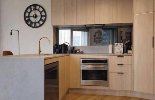 Melbourne Central Business District Apartment | Deluxe 2br apt | Excellent location city views, balcony and heated indoor pool
