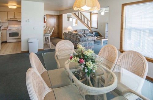 Duck Condo | Deluxe 2BR Condo near Beach & Boardwalk