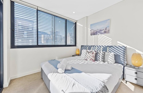 Waterloo Apartment | Deluxe 3 Bedroom at Waterloo MHS