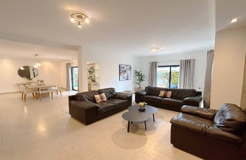 Porto de Mos House | Deluxe 3 Bedroom Villa w/Heated Pool, Walking distance to Beach, Wifi, A/C