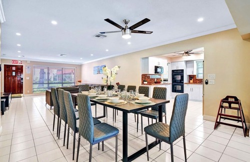 South Lake Villa | Deluxe 5BR Villa Heated Pool near Hollywood Beach