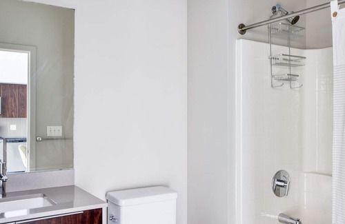 Commonwealth Apartment | Deluxe Allston 1BR w/ Gym & W/D, nr Packards Corner, by Blueground