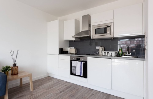 Aylesbury Apartment | Deluxe Apartment 2 bedroom