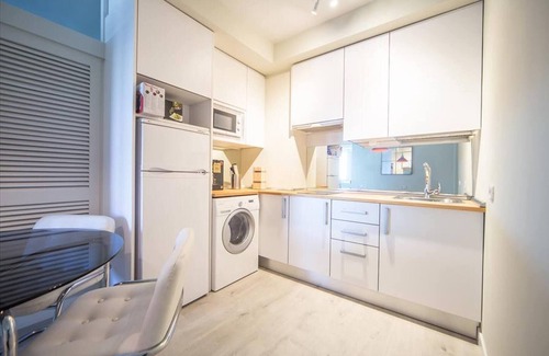 Justicia Apartment | Deluxe Apartment Colon Suites II