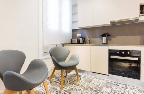 El Parc i la Llacuna del Poblenou Apartment | Deluxe apartment with balcony close to the beach!