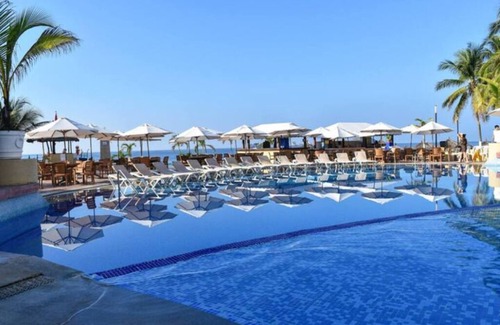 Ixtapa Villa | Deluxe Beach Front Villa “Tesoro D”