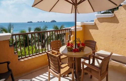 Ixtapa Villa | Deluxe Beach Front Villa “Tesoro D”
