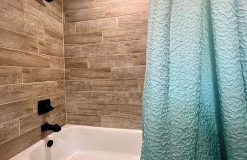 Fruitdale Cabin | Deluxe Cabin 5 - Rogue River Resort