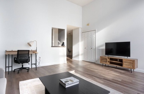 Cambridgeport Apartment | Deluxe Central Square 1BR w/Fitness, walk to Shopping, by Blueground