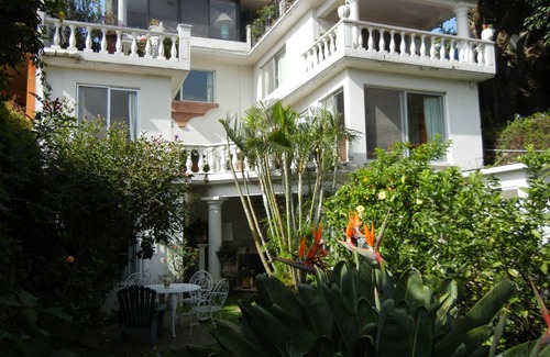 Tlaltenango Apartment | DELUXE COMPLETELY FURNISHED STUDIO APARTMENT IN A QUIET RESIDENCIAL AREA
