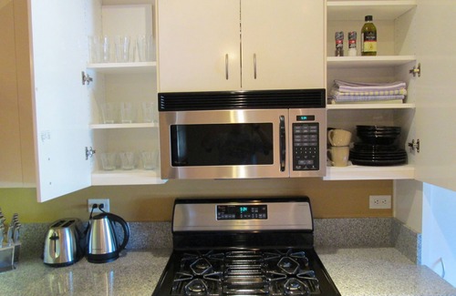 The Villas Condo | Deluxe Condo Conveniently Located In San Jose Upscale Santana Row Neighborhood