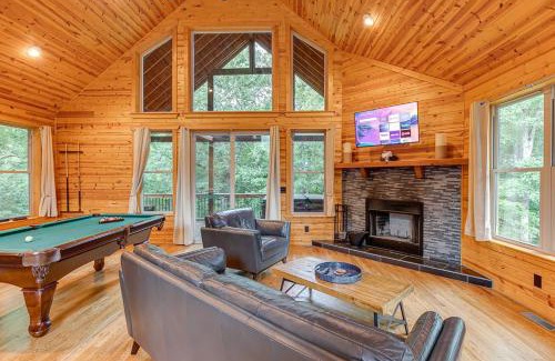 Cleveland House | Deluxe Couples Cabin on Creek