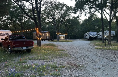 Seven Points RV Rental | Deluxe Covered RV PAD