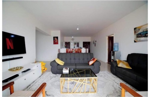 Mbotela Apartment | Deluxe Double Room