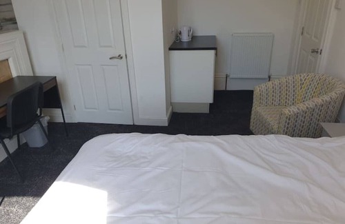 Huddersfield Bed & Breakfast | Deluxe Double Room With Ensuite4