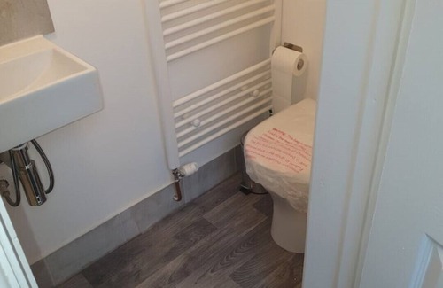 Huddersfield Bed & Breakfast | Deluxe Double Room With Ensuite7