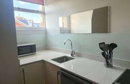 Queen's Gate Apartment | Deluxe Double Studio