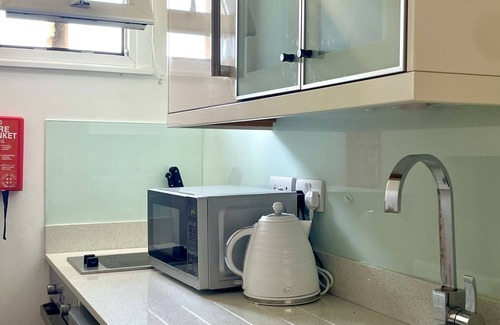 Queen's Gate Apartment | Deluxe Double Studio