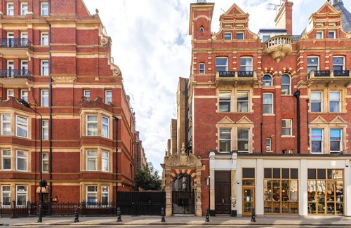 Queen's Gate Apartment | Deluxe Double Studio