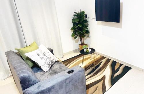 Beacon Bay Apartment | Deluxe Dwelling 2
