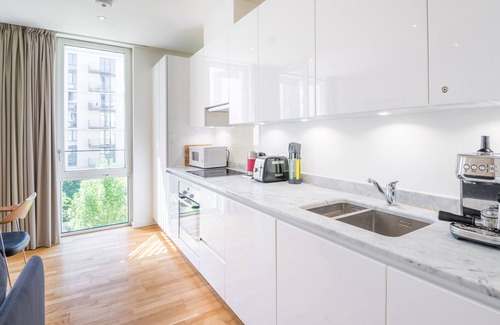 Stratford Apartment | Deluxe East London Home in the Olympic Village by UnderTheDoormat