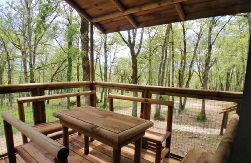 Saint-Cirq-Lapopie Cabin | DELUXE FAMILY CABIN ON PILOTS 1