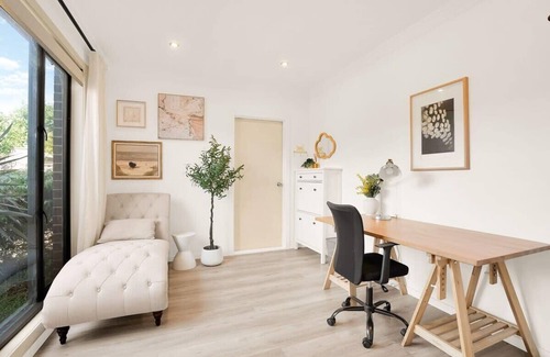 Burwood House | Deluxe Family Montpellier Gardens Estate - Burwood