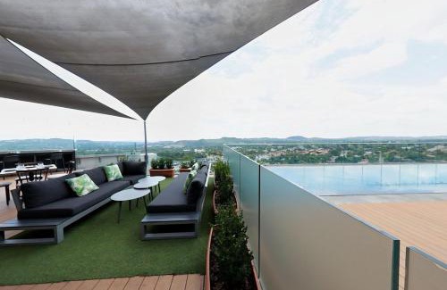 Menlyn Apartment | Deluxe fully furnished apartment in Menlyn Maine residence 1209
