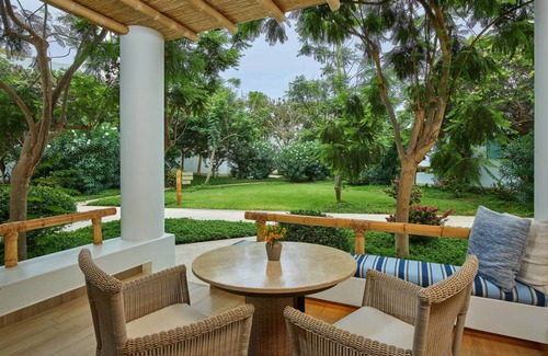 Pisco Hotel | Deluxe Garden King at Hotel Paracas | w/Outdoor Pool & Minutes to Chaco Beach