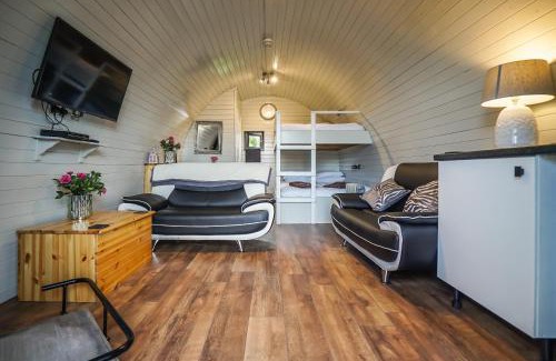 Frodsham Resort | Deluxe Glamping Pod with Hot Tub