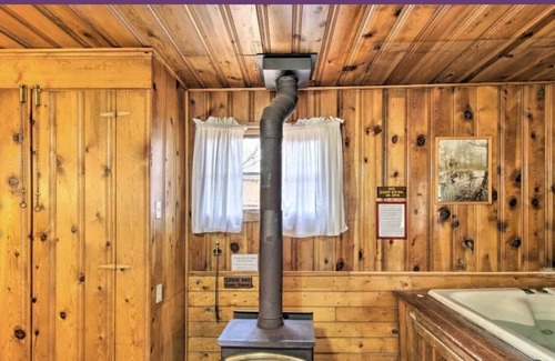 Pinetop-Lakeside Cabin | Deluxe Hot tub cabin #3