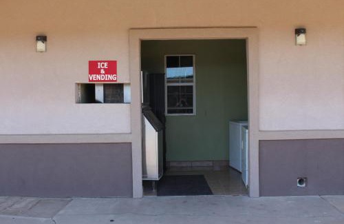 Fort Stockton Hotel | Deluxe Inn Fort Stockton