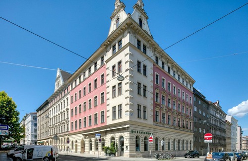 Josefstadt Apartment | Deluxe Josefstadt 2BR w/Elevator, walk to bars + Metro U6, by Blueground