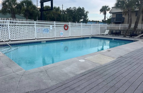 Carrabelle Condo | Deluxe King Condo 218