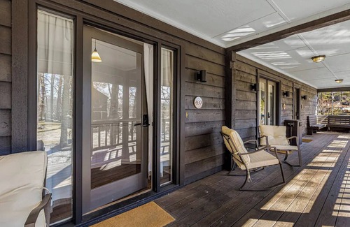 Cashiers Hotel | Deluxe King Room at our Boutique Bed and Brewery