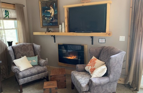 Tobermory House | Deluxe King Room with Private Entrance