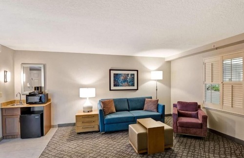 Downtown Orlando Apartment | Deluxe King Suite Near Orlando Public Library ORL