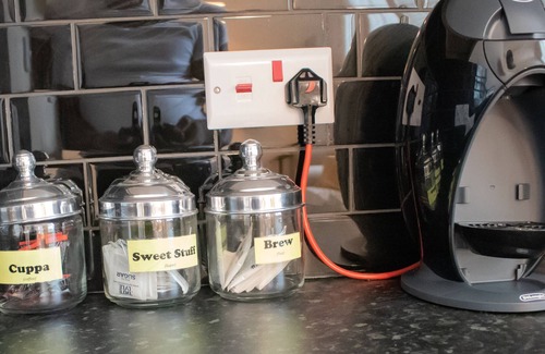 Sheffield Apartment | Deluxe Massive Apartment with parking -B2