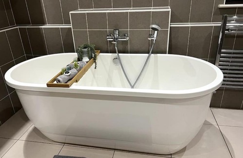 Thorpe Satchville Apartment | Deluxe Penthouse Apartment