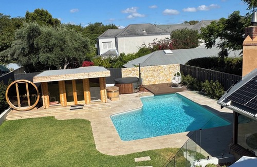 Cottesloe House | Deluxe Private Spa Retreat in Heart of Cottesloe