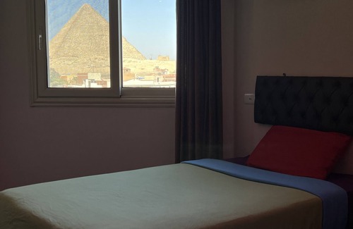 Al-'Umraniyah Bed & Breakfast | Deluxe Pyramids view apartment