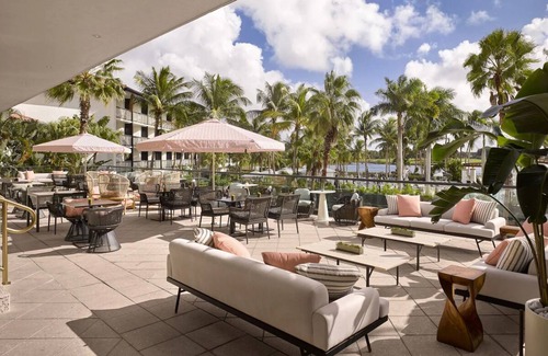 Hunt Club Hotel | Deluxe Resort View Room at PGA National Resort - Pools and Outdoor Games