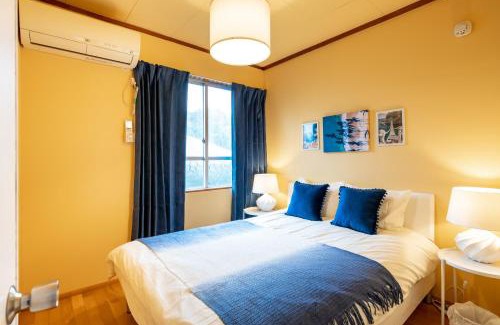 Kadena-cho House | Deluxe Room 130平米 URUMAHOTEL