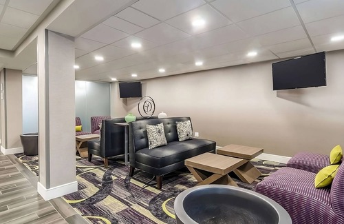Myrtle Beach Hotel | Deluxe Room with 2 Double Beds at La Quinta Inn: Free Breakfast & Pool