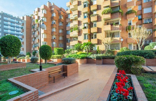 Sarria Apartment | Deluxe Sarrià 2BR w/Doorman, Renovated Recently, by Blueground