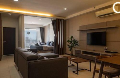 Tanjung Bungah Apartment | Deluxe Seaview Suite King Bed by The Only Bnb