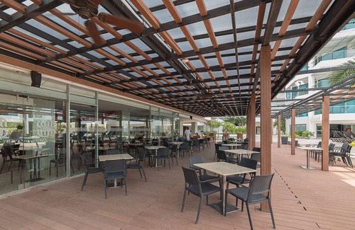 Cartagena District Condo | Deluxe Sonesta 2BD Condo / Hotel Amenities & Beach