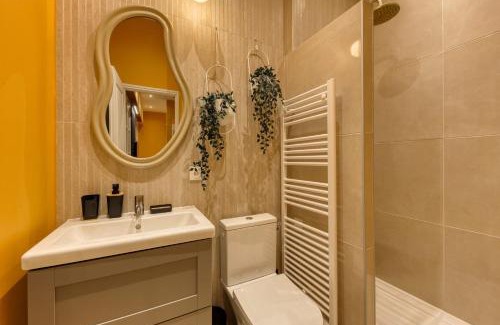 Melun Apartment | Deluxe SPA suite caramel sweetness